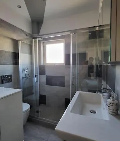 Spacious Flat With Panoramic Rooftop