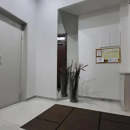 Apartment Spacious Flat With Panoramic Rooftop
