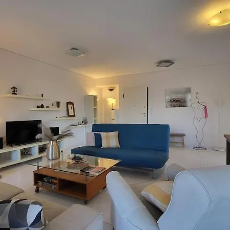 Apartment Spacious Flat With Panoramic Rooftop *