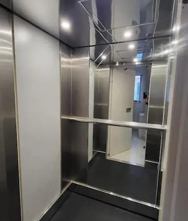 Spacious Flat With Panoramic Rooftop Apartment *