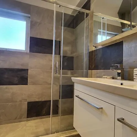 Spacious Flat With Panoramic Rooftop